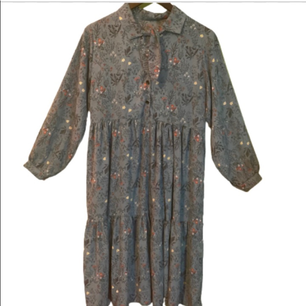 Bohemian 70’s style loose botanical print peasant dress